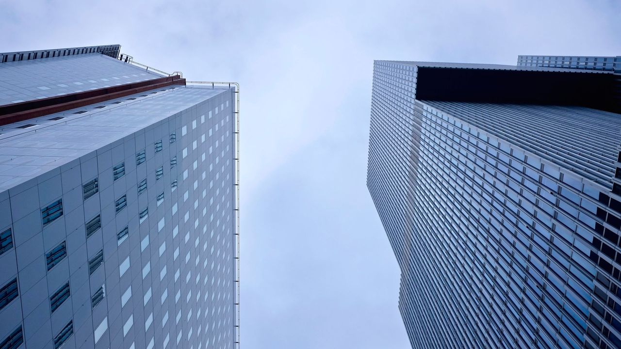 Moderne kantoorgebouwen, symbool voor zakelijke structuur en groei